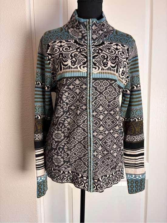 Icelandic Designs Sweaters - Icelandic Design Striped Pattern Zip-Up Cardigan Sweater in blue and gray